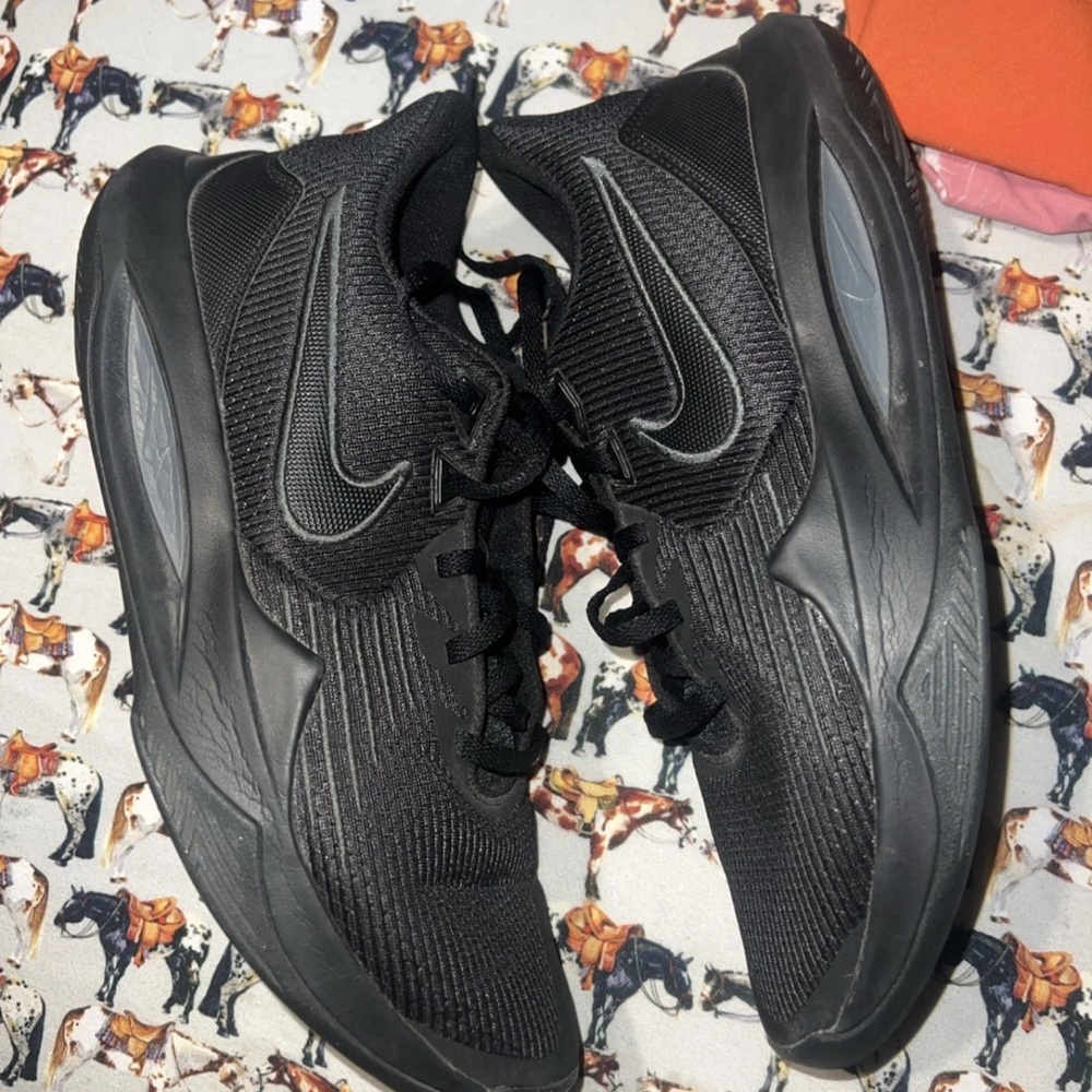 Nike Men's Black Knit Athletic Sneakers